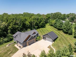 18200 247TH Avenue, Bettendorf, IA 52722