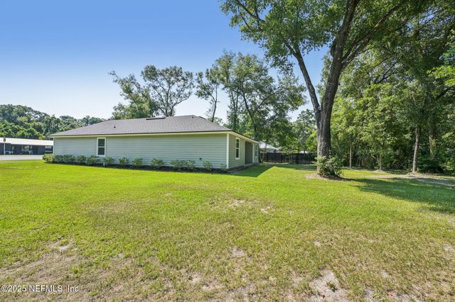 2400 LUNDY Road, Palatka, FL 32177