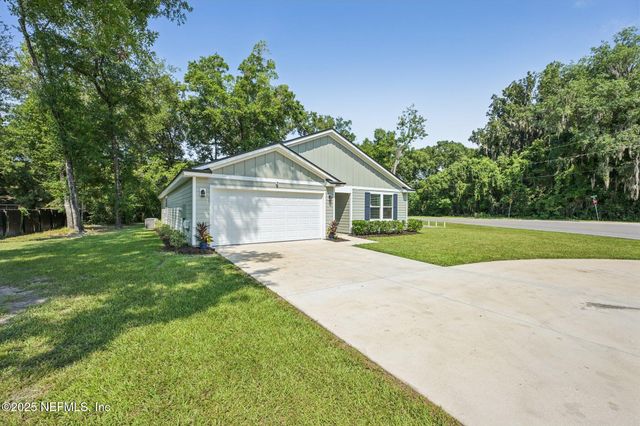 2400 LUNDY Road, Palatka, FL 32177