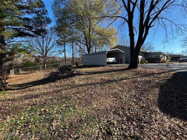 1005 George Avenue, Pocola, OK 74902