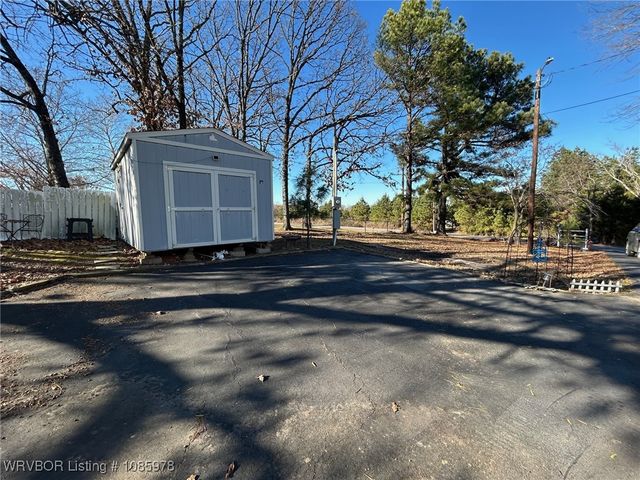 1005 George Avenue, Pocola, OK 74902