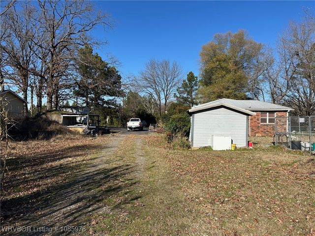 1005 George Avenue, Pocola, OK 74902