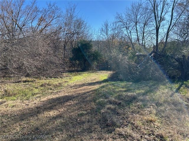 1005 George Avenue, Pocola, OK 74902