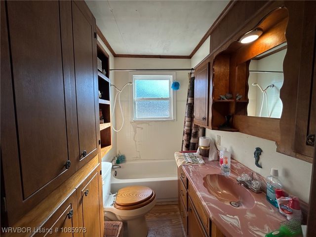 1005 George Avenue, Pocola, OK 74902