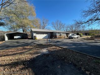 1005 George Avenue, Pocola, OK 74902
