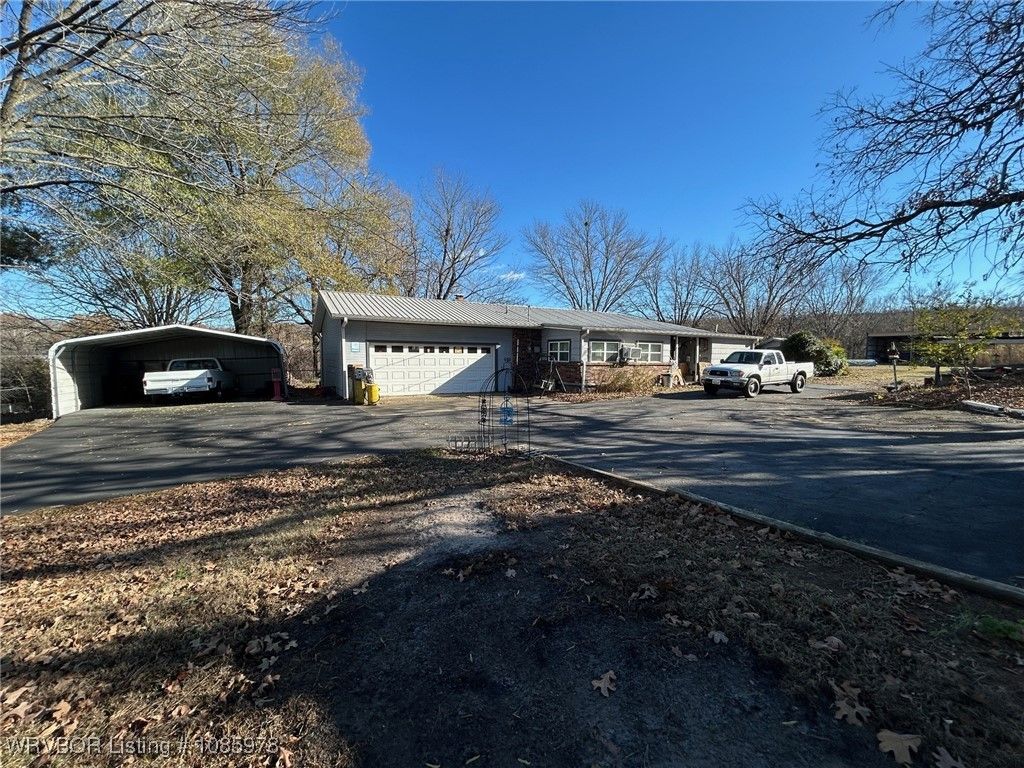 1005 George Avenue, Pocola, OK 74902