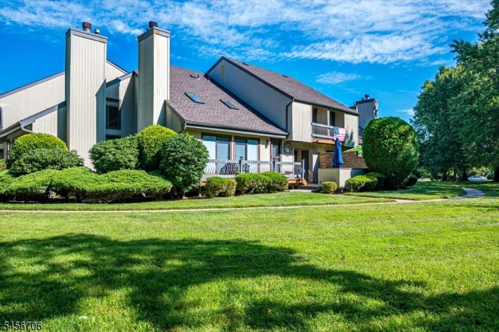 39 Sherborne St, Franklin Twp., NJ 08873 — photo 2