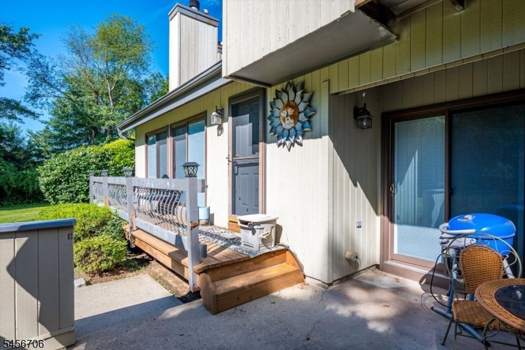 39 Sherborne St, Franklin Twp., NJ 08873 — photo 5
