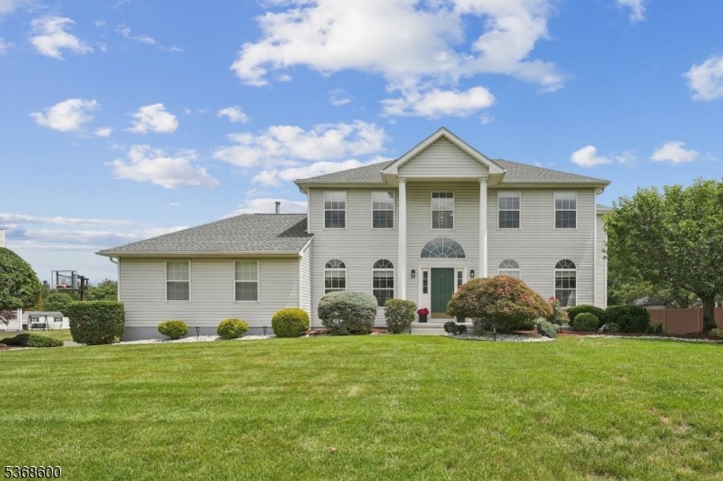 24 Gunther Loop, Franklin Twp., NJ 08873