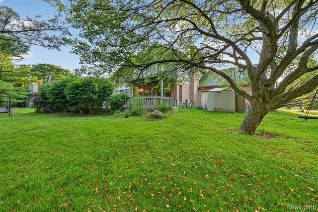 11549 Kings Coach Road, Grand Blanc, MI 48439
