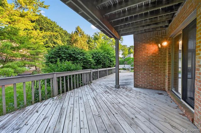 11549 Kings Coach Road, Grand Blanc, MI 48439