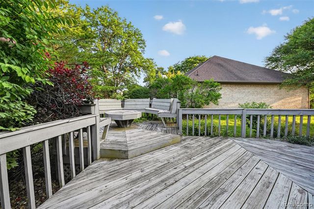 11549 Kings Coach Road, Grand Blanc, MI 48439