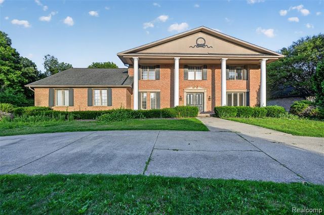 11549 Kings Coach Road, Grand Blanc, MI 48439