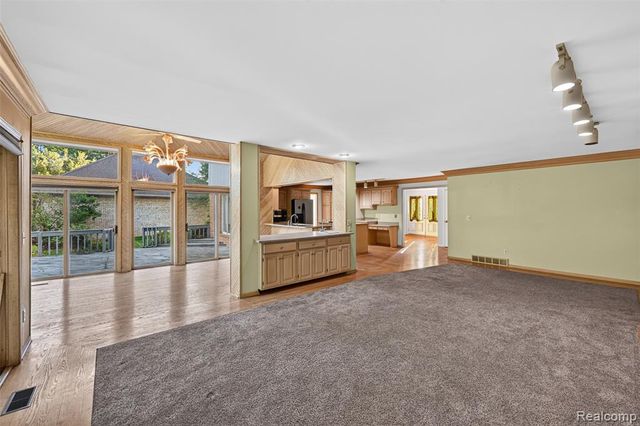 11549 Kings Coach Road, Grand Blanc, MI 48439