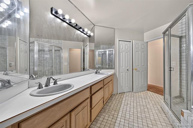 11549 Kings Coach Road, Grand Blanc, MI 48439