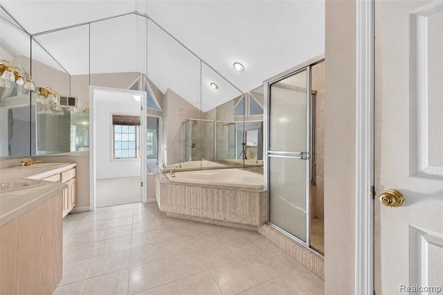 11549 Kings Coach Road, Grand Blanc, MI 48439