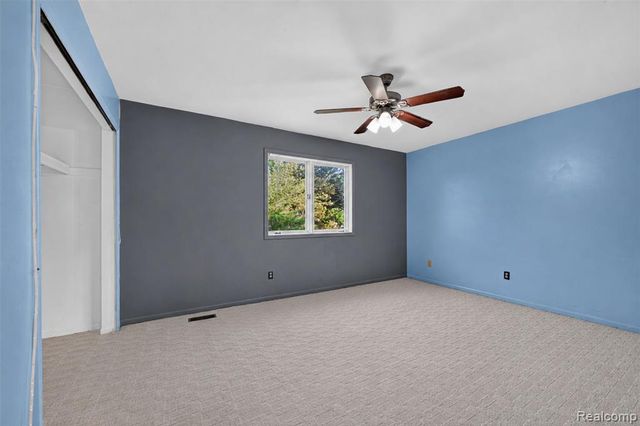 11549 Kings Coach Road, Grand Blanc, MI 48439