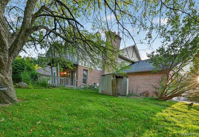 11549 Kings Coach Road, Grand Blanc, MI 48439