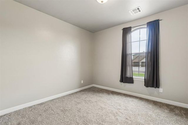 2267 Poplar Avenue NW, Piedmont, OK 73078