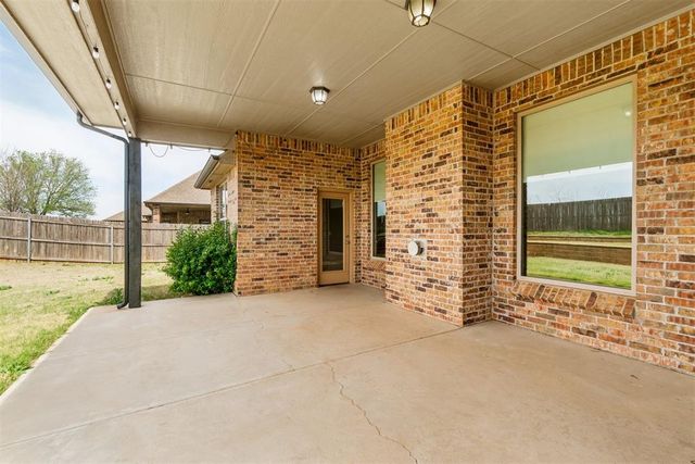 2267 Poplar Avenue NW, Piedmont, OK 73078
