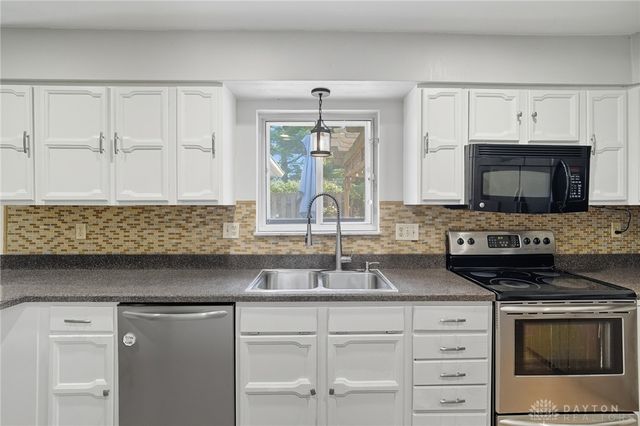 631 Augusta Drive, Fairborn, OH 45324