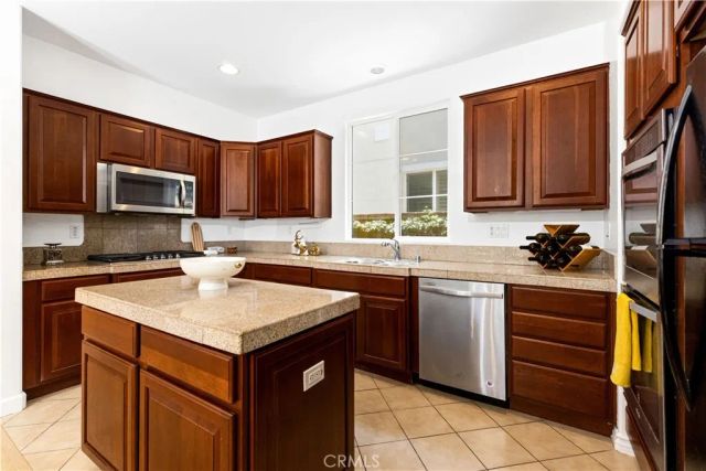 80 Wonderland, Irvine, CA 92620