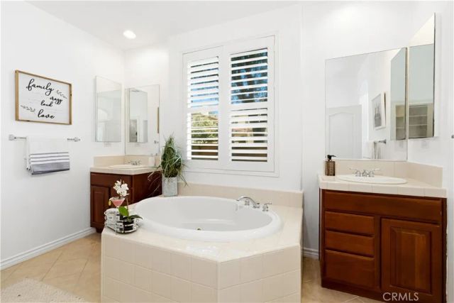 80 Wonderland, Irvine, CA 92620