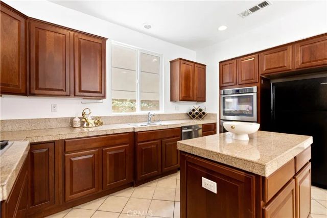 80 Wonderland, Irvine, CA 92620