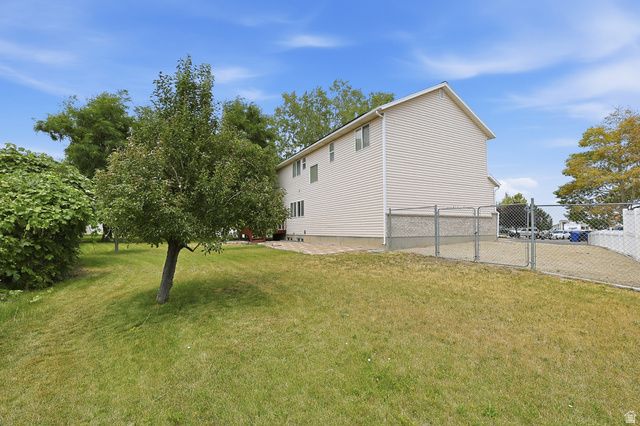 8784 S PEBBLECREEK RD, West Jordan, UT 84081