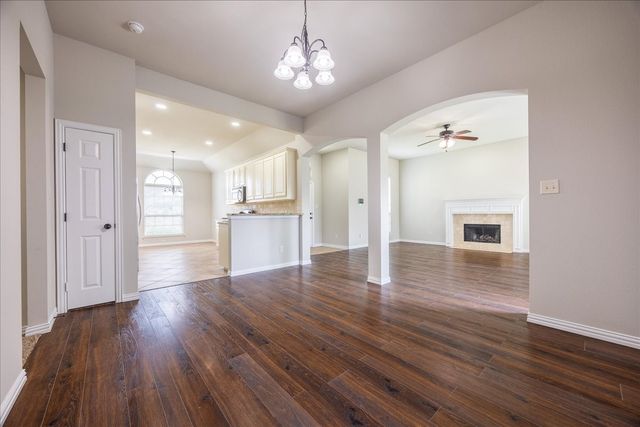 304 Hardeman Boulevard, Justin, TX 76247