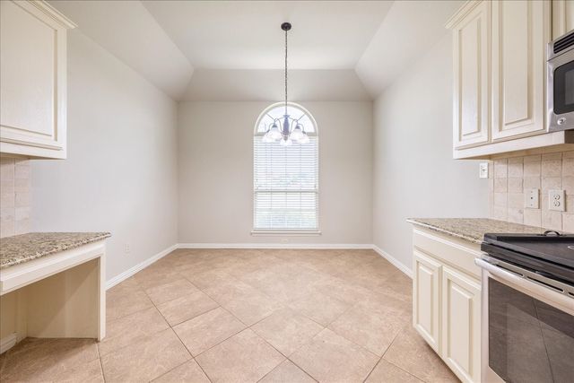 304 Hardeman Boulevard, Justin, TX 76247