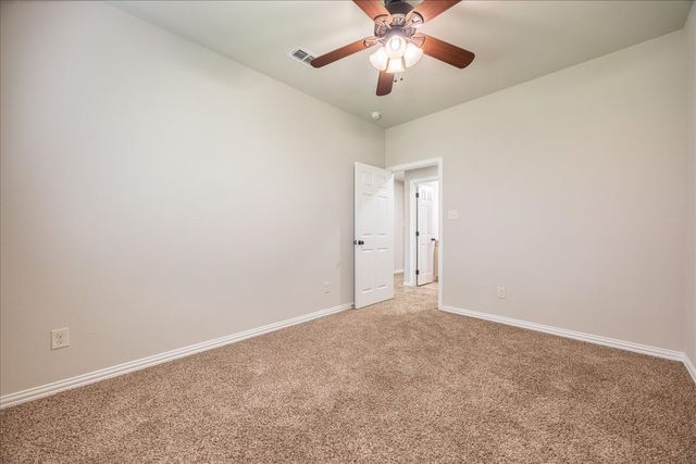 304 Hardeman Boulevard, Justin, TX 76247
