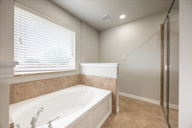 304 Hardeman Boulevard, Justin, TX 76247