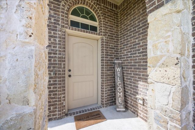 304 Hardeman Boulevard, Justin, TX 76247