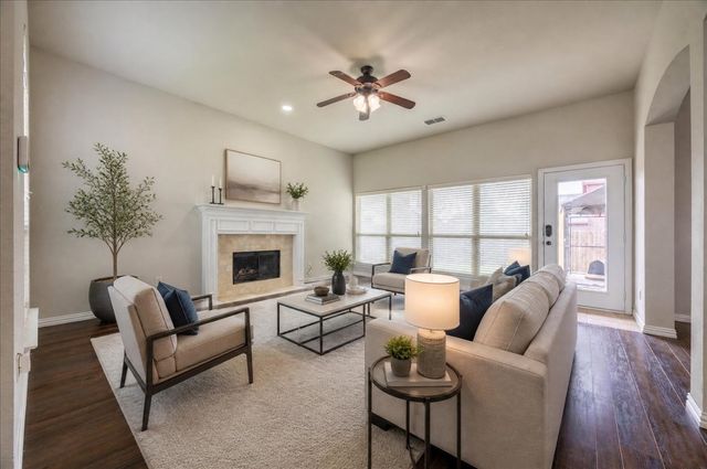 304 Hardeman Boulevard, Justin, TX 76247