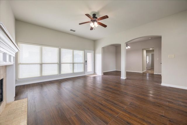 304 Hardeman Boulevard, Justin, TX 76247
