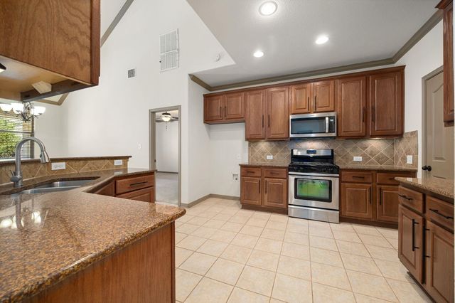 8608 Alophia DR, Austin, TX 78739