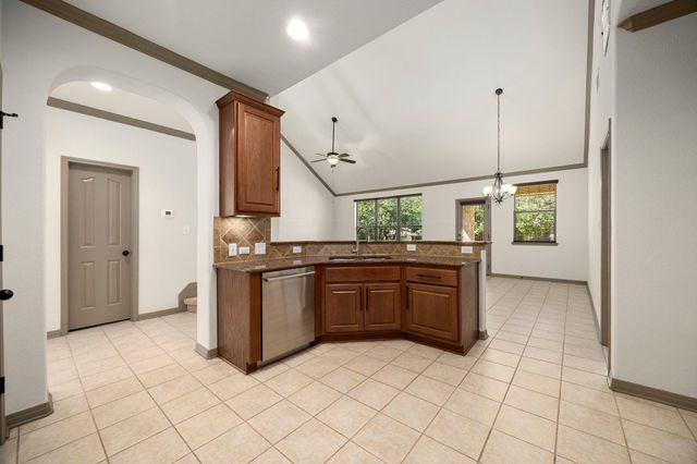 8608 Alophia DR, Austin, TX 78739