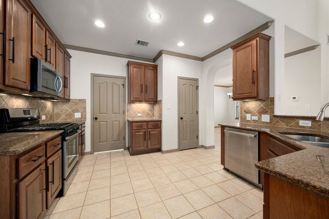8608 Alophia DR, Austin, TX 78739