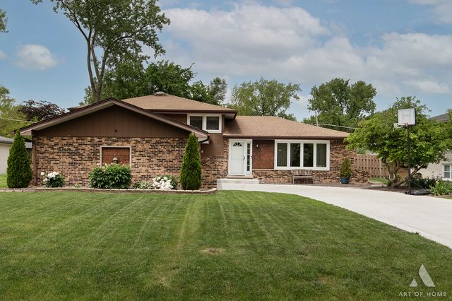 10136 Charles Avenue, Palos Hills, IL 60465