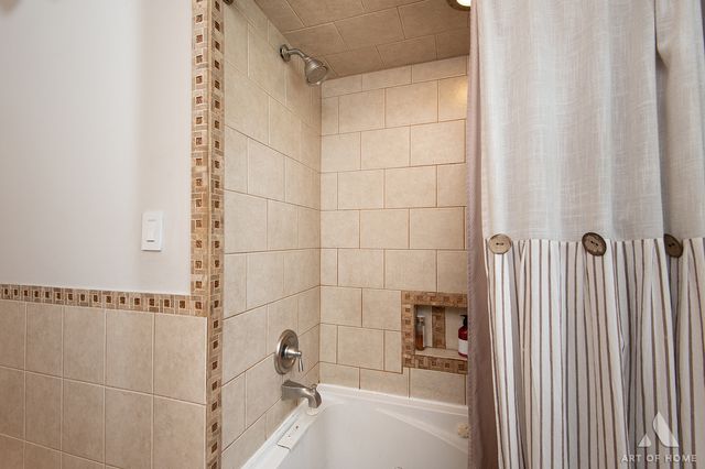 10136 Charles Avenue, Palos Hills, IL 60465