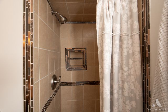 10136 Charles Avenue, Palos Hills, IL 60465
