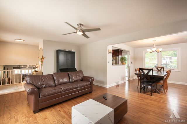10136 Charles Avenue, Palos Hills, IL 60465