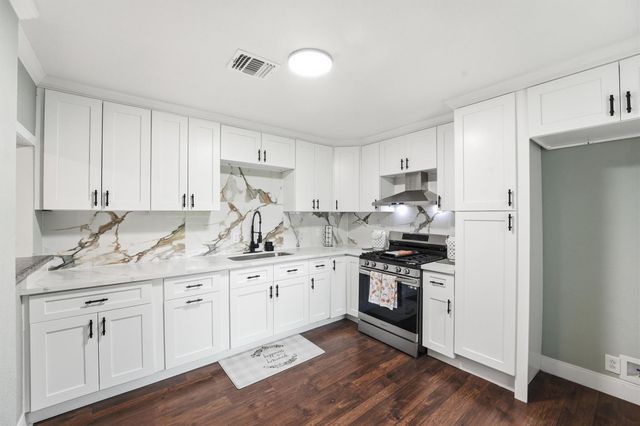 4622 Hill Side Lane, Needville, TX 77461
