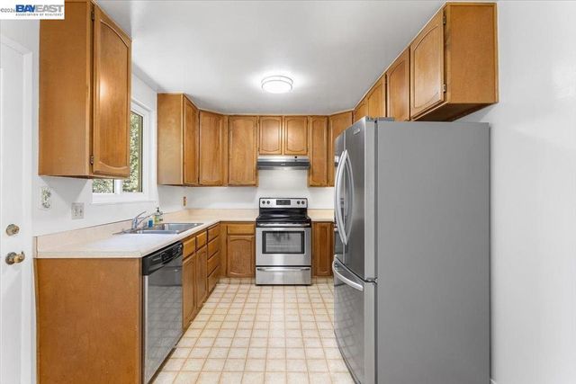 1848 Walnut St., Alameda, CA 94501