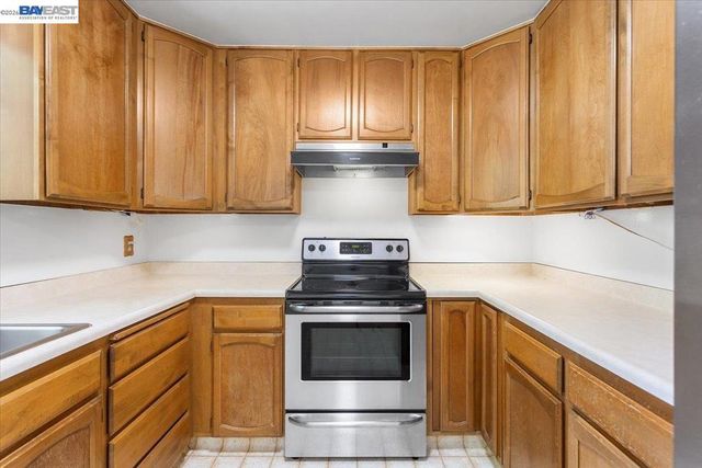 1848 Walnut St., Alameda, CA 94501