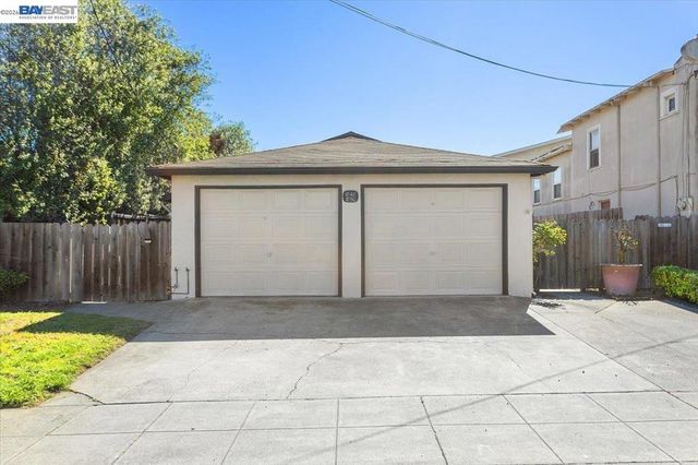 1848 Walnut St., Alameda, CA 94501