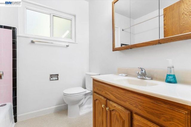 1848 Walnut St., Alameda, CA 94501