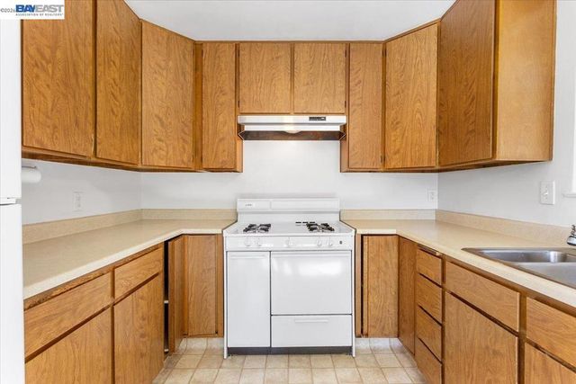 1848 Walnut St., Alameda, CA 94501