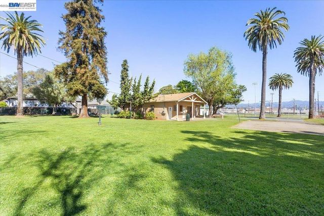 1848 Walnut St., Alameda, CA 94501